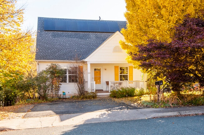 property at 110 Chisholm Pl
