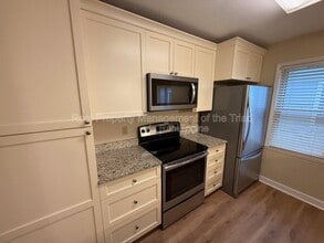 230 Oakwood Ct in Winston-Salem, NC - Building Photo - Building Photo