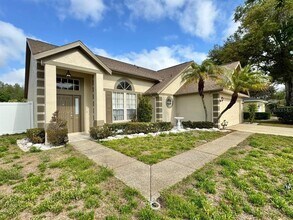 5333 Casa Nueva Dr in New Port Richey, FL - Building Photo - Building Photo