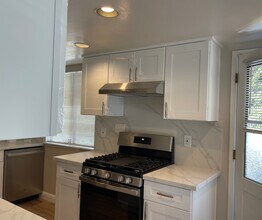 10210 Sterling Blvd in Cupertino, CA - Building Photo - Building Photo