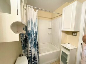 348 N Orange St in Mount Dora, FL - Building Photo - Building Photo