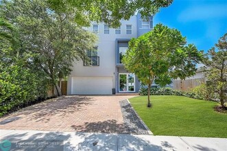 640 NE 17th Way in Fort Lauderdale, FL - Foto de edificio - Building Photo