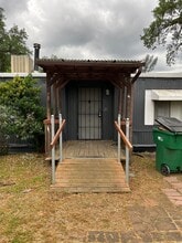 18395 Oasis Rd in Redding, CA - Building Photo - Building Photo