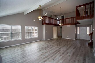 12818 Ashford Meadow Dr in Houston, TX - Foto de edificio - Building Photo
