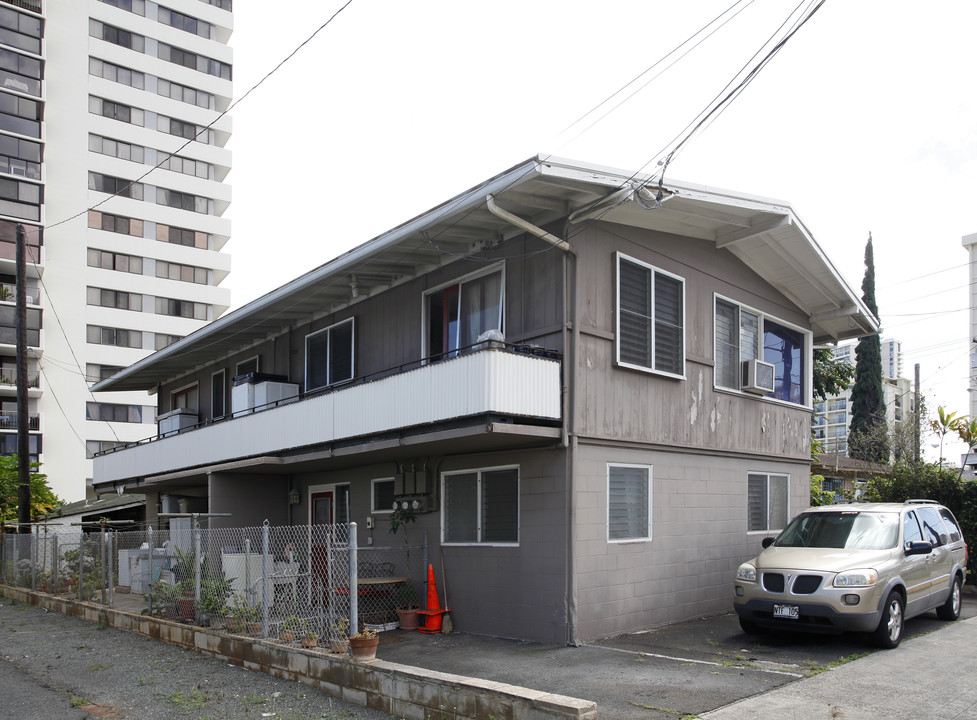 829 Paani St in Honolulu, HI - Building Photo