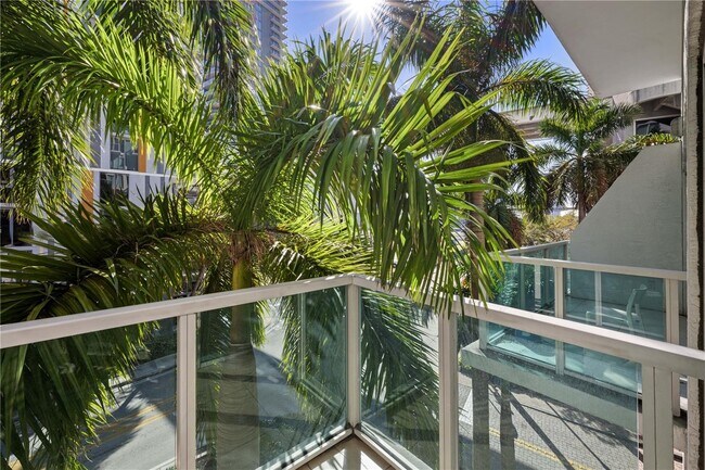 41 SE 5th St, Unit 312 in Miami, FL - Building Photo - Building Photo