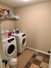 1002 E LaSalle Dr in Bismarck, ND - Building Photo - Building Photo