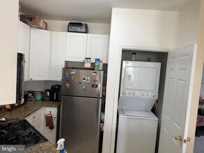 4200 Mozart Brigade Ln in Fairfax, VA - Foto de edificio - Building Photo