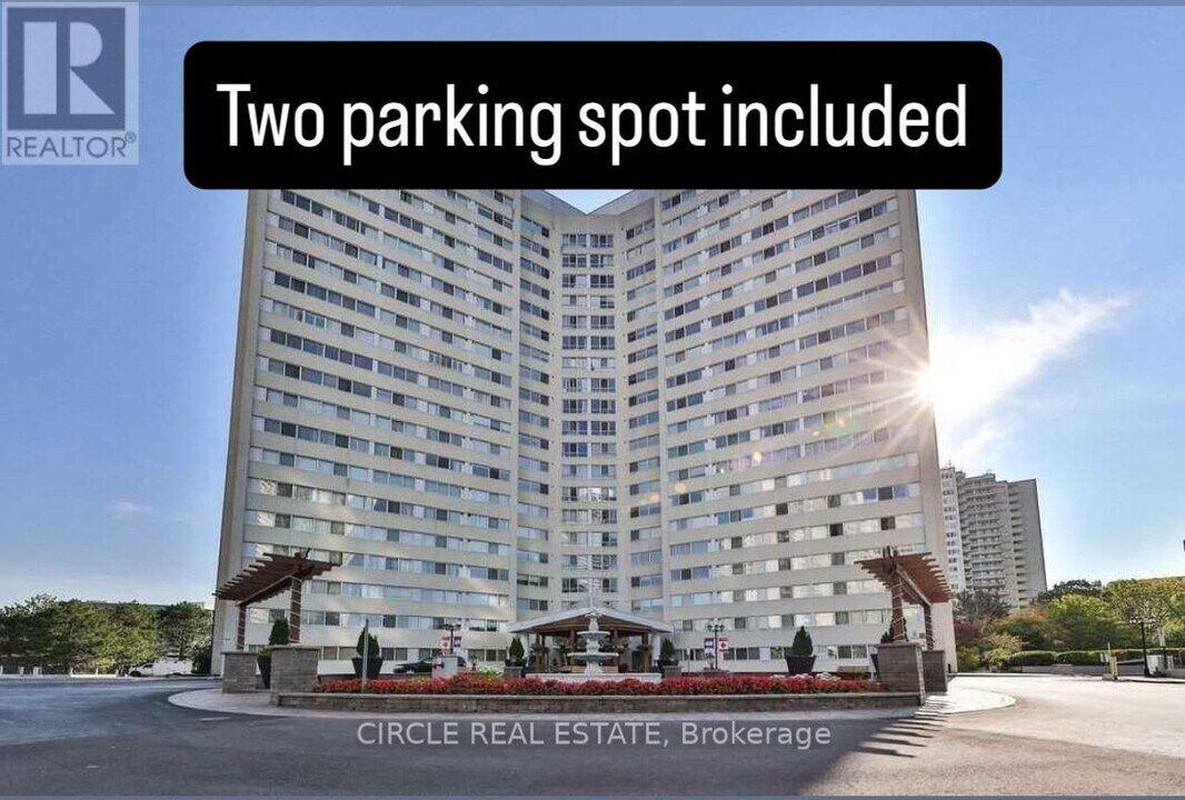 3695-3695 Kaneff Crescent in Mississauga, ON - Building Photo