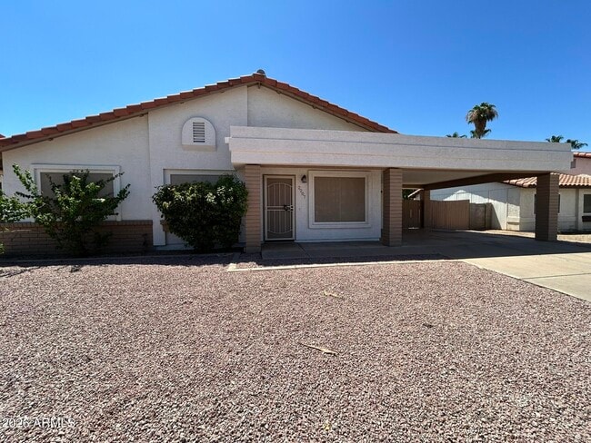 property at 2207 W Monroe St