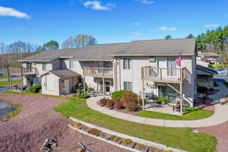 Highland Spring Villas in Wausau, WI - Building Photo - Building Photo