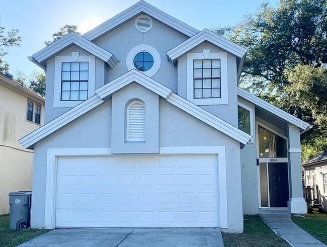property at 1854 Summit Chase Ave