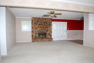 120 Sunnyvale Terrace in Hurst, TX - Building Photo - Building Photo