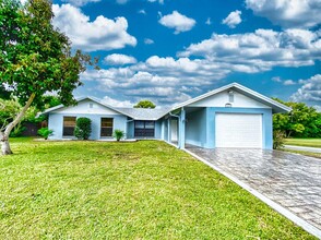 9425 Longmeadow Cir in Boynton Beach, FL - Building Photo - Building Photo