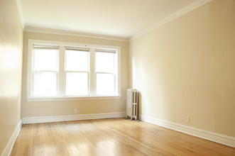 4815 N Springfield Ave-Unit -4815-1E in Chicago, IL - Building Photo - Building Photo