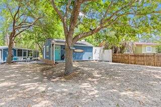 property at 40 Long Leaf Cir