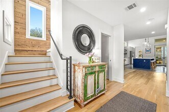 1101 Lorrain St in Austin, TX - Building Photo - Building Photo