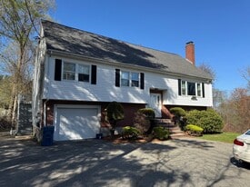 85 Center St, Unit 1 in Burlington, MA - Building Photo