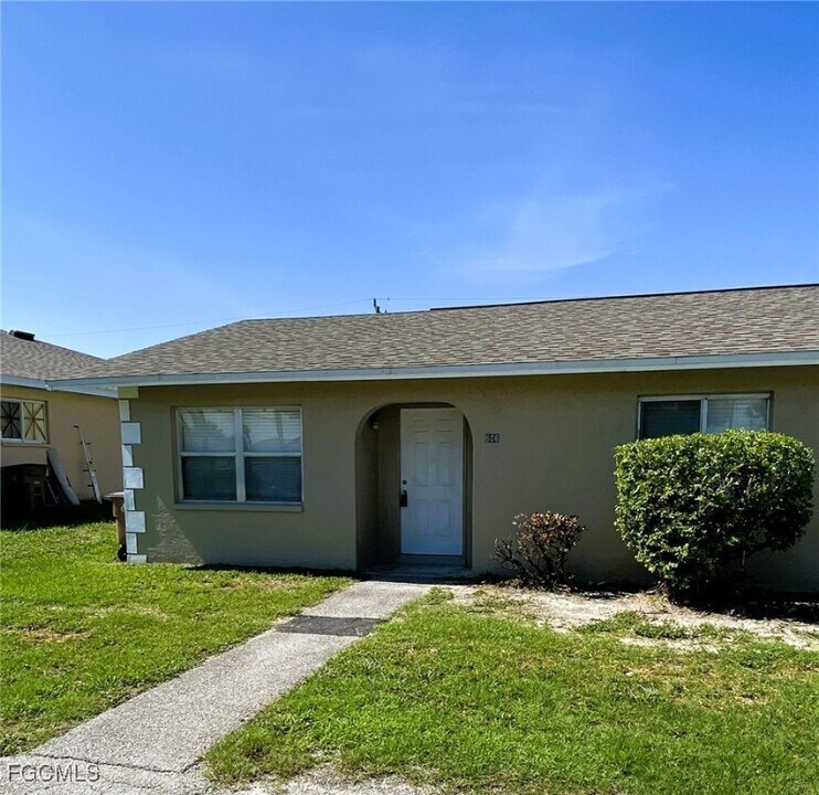 606 Hancock Bridge Pkwy in Cape Coral, FL - Building Photo