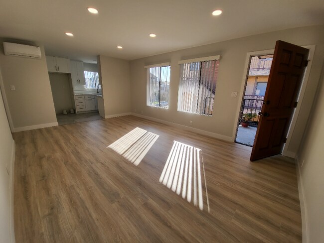 113 S Cedar St in Glendale, CA - Building Photo - Building Photo