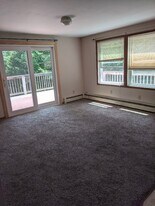 89 Jack's Dr, Unit Unit 2 in Bristol, NH - Building Photo