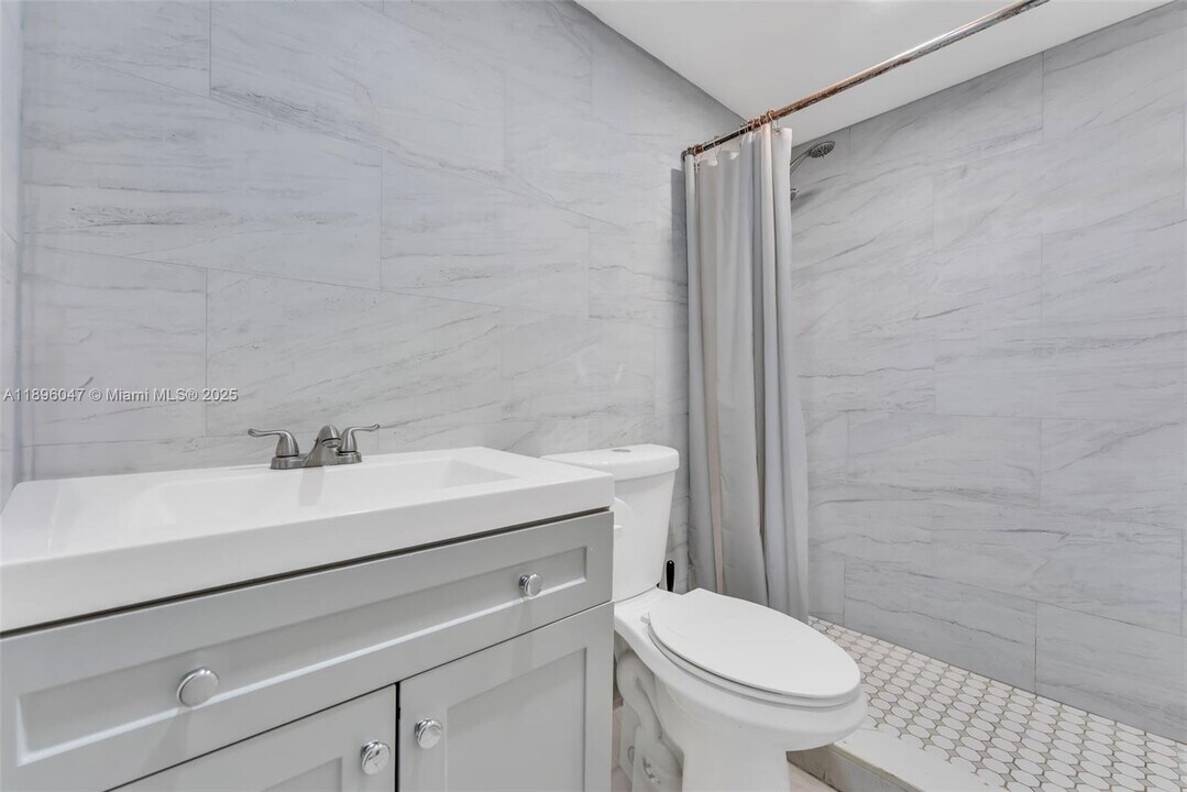 4655 Palm Ave in Hialeah, FL - Building Photo