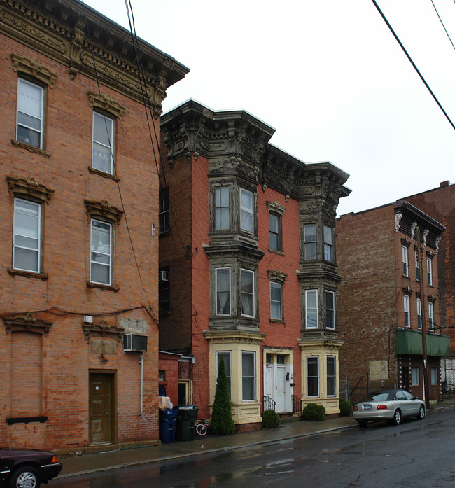 59-61 Canvass St in Cohoes, NY - Building Photo - Building Photo