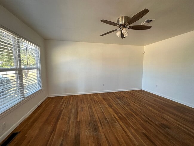 2504 44th St in Lubbock, TX - Foto de edificio - Building Photo