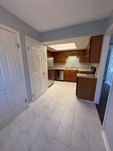 119 Sterling Ct in Yorktown, VA - Foto de edificio - Building Photo