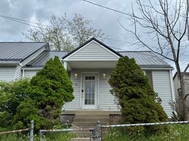 114 Edgemont Dr in Princeton, WV - Building Photo