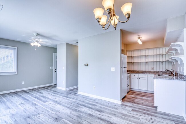 39 Roberts Rd in Hampstead, NC - Building Photo - Building Photo