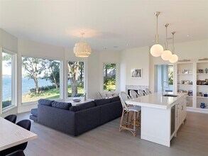 2 Sun Ct in Hampton Bays, NY - Building Photo - Building Photo