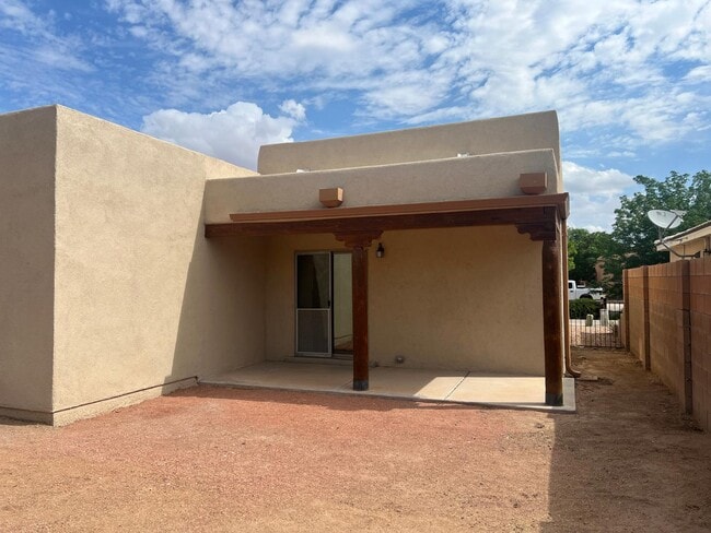 305 Calle Damiano in Bernalillo, NM - Building Photo - Building Photo
