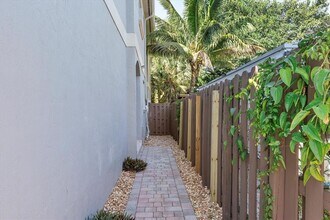 837 SW 11th Ct in Fort Lauderdale, FL - Building Photo - Building Photo