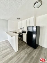 7524 Sepulveda Blvd in Los Angeles, CA - Building Photo - Building Photo