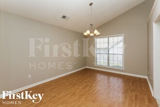 200 Summer Hill Dr in Alabaster, AL - Foto de edificio - Building Photo