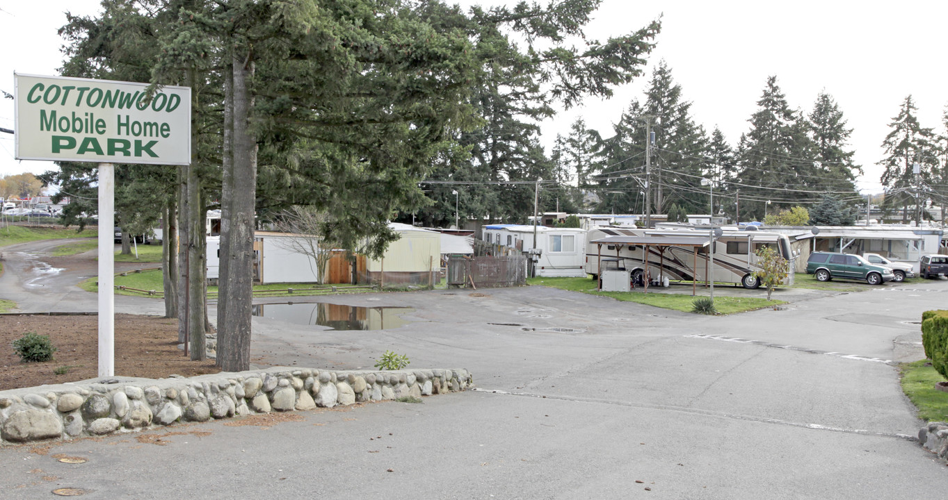 Cottonwood Mobile Home Park in Puyallup, WA - Building Photo