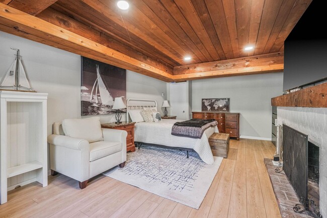 93 Edgewood Ave in Smithtown, NY - Building Photo - Building Photo
