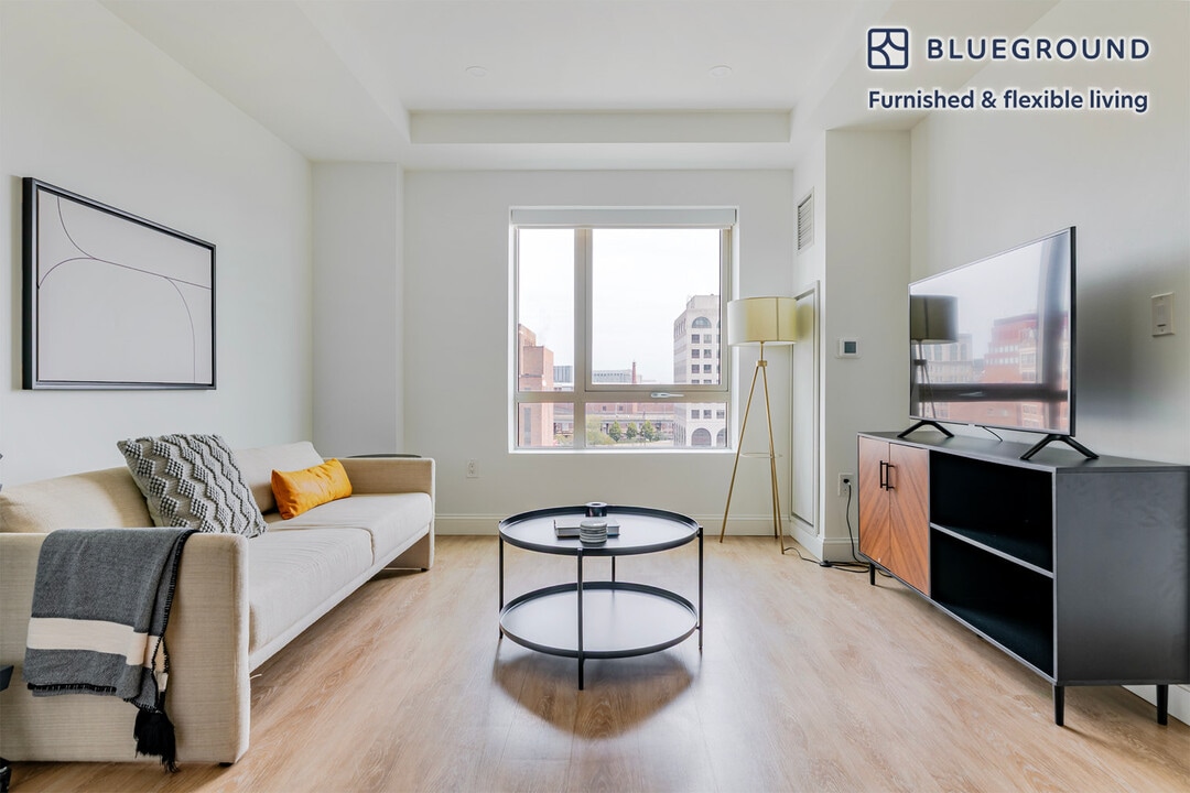 99 Kneeland St in Boston, MA - Building Photo
