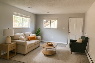 4639-4641 S Acoma St in Englewood, CO - Building Photo