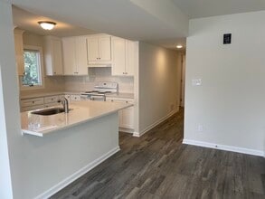 160 Rockleigh Dr, Unit 160A in Trenton, NJ - Foto de edificio - Building Photo