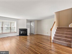 1002 Harbour Ridge Ln in Downingtown, PA - Foto de edificio - Building Photo