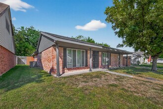 11742 N Little John Cir in Houston, TX - Building Photo - Building Photo