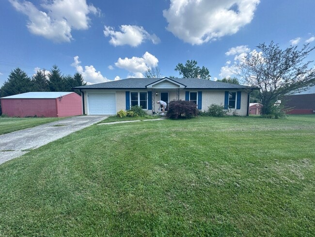 1704 Twinbrook Dr