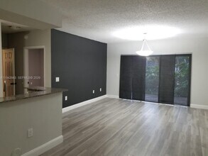 2470 Centergate Dr in Miramar, FL - Building Photo - Building Photo