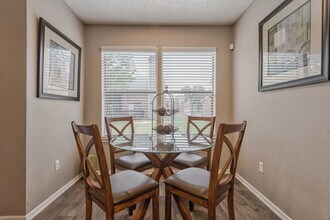 Greentree in Carrollton, TX - Foto de edificio - Interior Photo