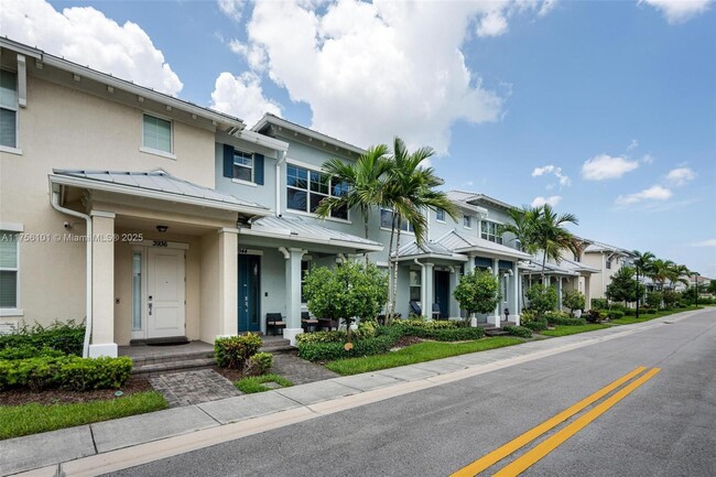 3944 Poinciana Ln in Hollywood, FL - Building Photo - Building Photo