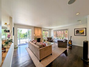 10 Idalia Ct in San Anselmo, CA - Foto de edificio - Building Photo