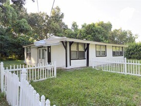 1640 Salem Dr in Orlando, FL - Building Photo
