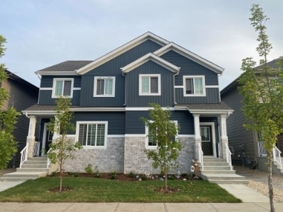 9821-9107 107 Ave in Morinville, AB - Building Photo